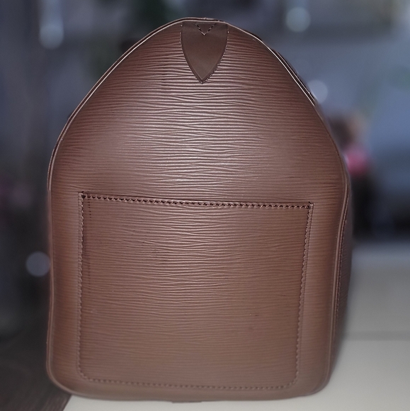 Louis Vuitton Keepall 45 in Epi Leather FREE POSHMARK AUTHENTICATION! - Picture 3 of 14